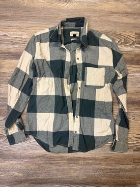 Universal thread woman’s flannel